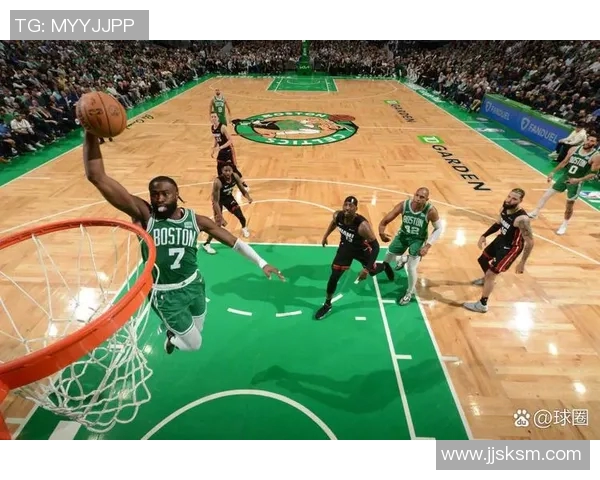 布斯巴达与凯尔特人激战正酣谁将赢得这场篮球巅峰对决